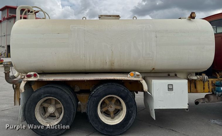 image for item DV2712 1979 Ford 8000 water truck