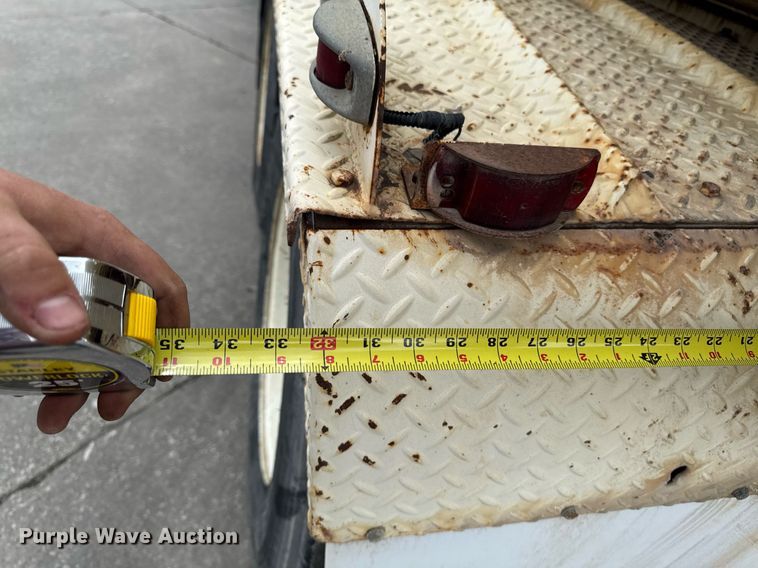 image for item DV2712 1979 Ford 8000 water truck