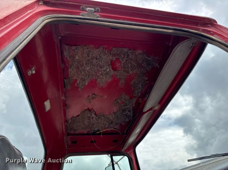 image for item DV2712 1979 Ford 8000 water truck