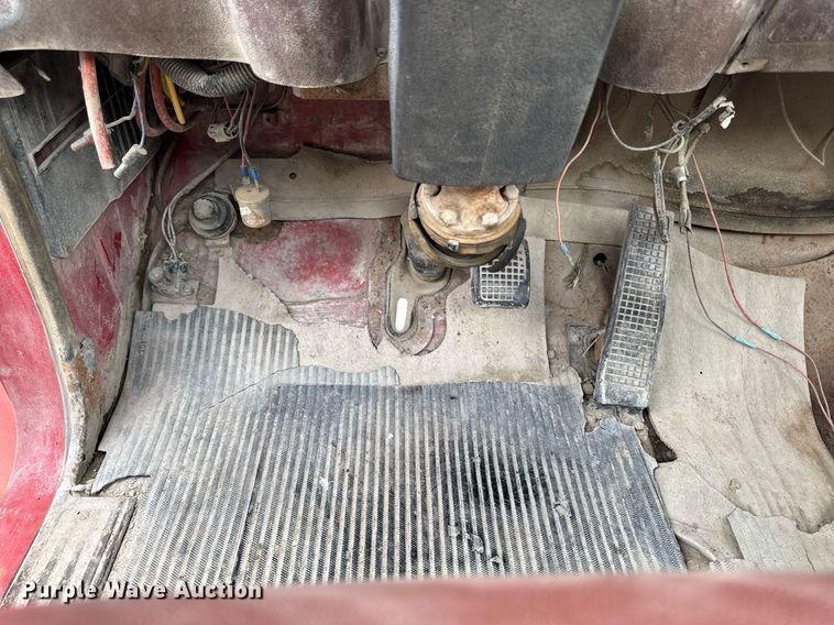 image for item DV2712 1979 Ford 8000 water truck