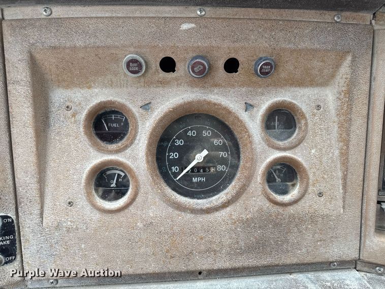 image for item DV2712 1979 Ford 8000 water truck