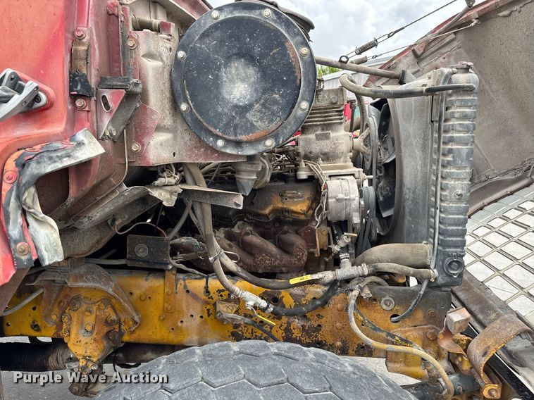 image for item DV2712 1979 Ford 8000 water truck