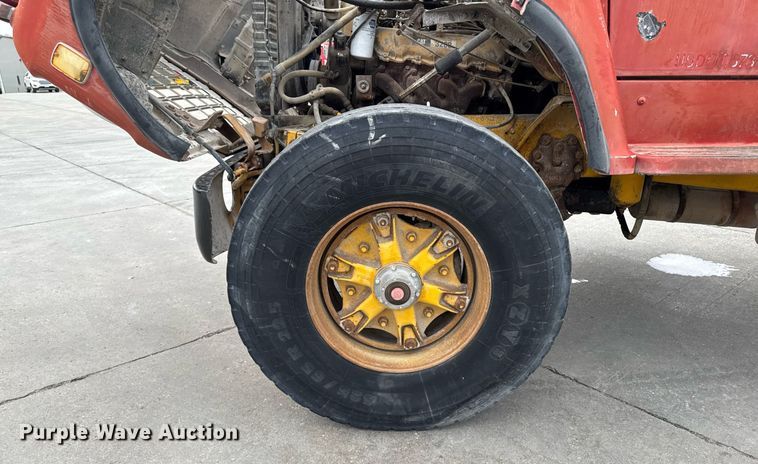 image for item DV2712 1979 Ford 8000 water truck