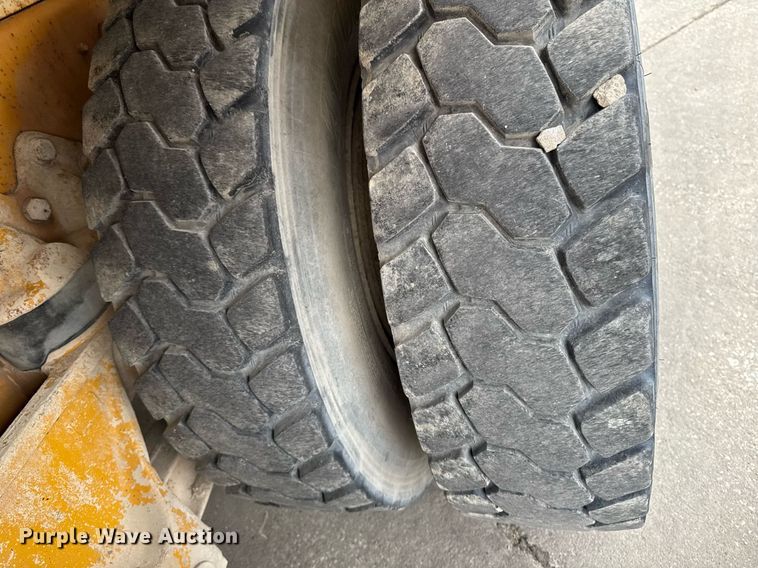 image for item DV2712 1979 Ford 8000 water truck