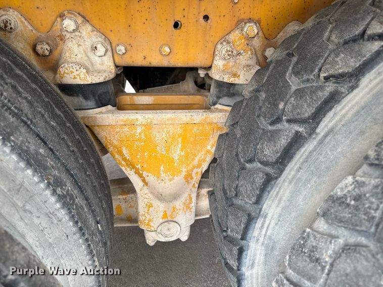 image for item DV2712 1979 Ford 8000 water truck