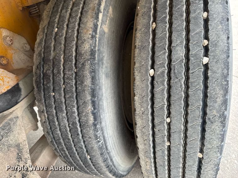 image for item DV2712 1979 Ford 8000 water truck