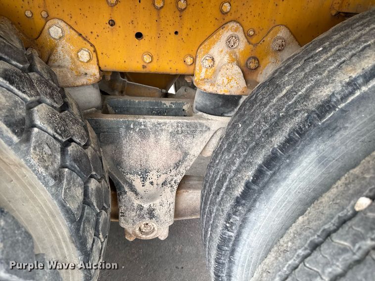 image for item DV2712 1979 Ford 8000 water truck