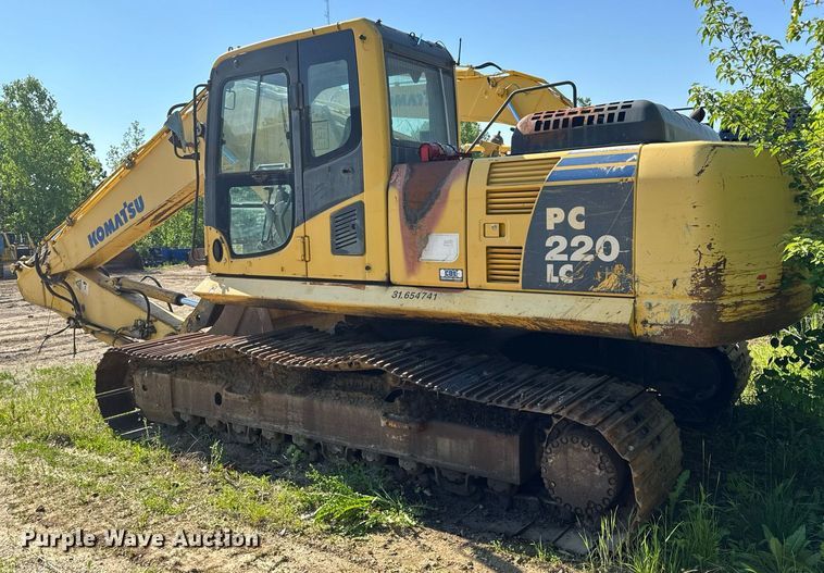 image for item DV4051 2006 Komatsu PC220LC-8 excavator