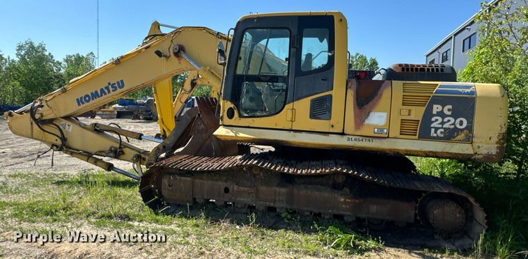 image for item DV4051 2006 Komatsu PC220LC-8 excavator