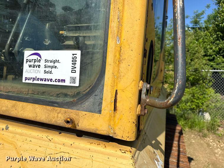 image for item DV4051 2006 Komatsu PC220LC-8 excavator
