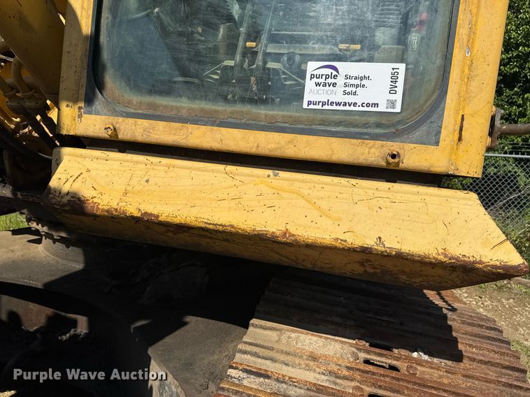 image for item DV4051 2006 Komatsu PC220LC-8 excavator