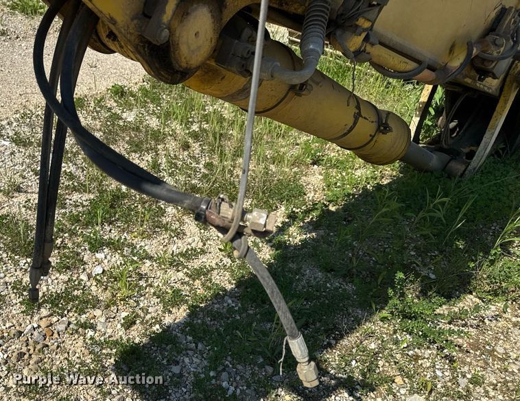 image for item DV4051 2006 Komatsu PC220LC-8 excavator