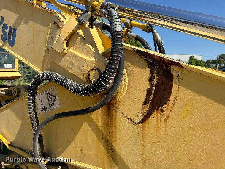 image for item DV4051 2006 Komatsu PC220LC-8 excavator