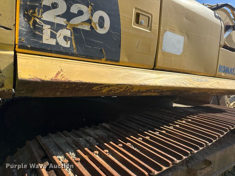 image for item DV4051 2006 Komatsu PC220LC-8 excavator