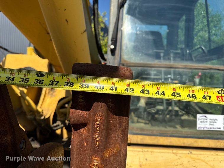 image for item DV4051 2006 Komatsu PC220LC-8 excavator