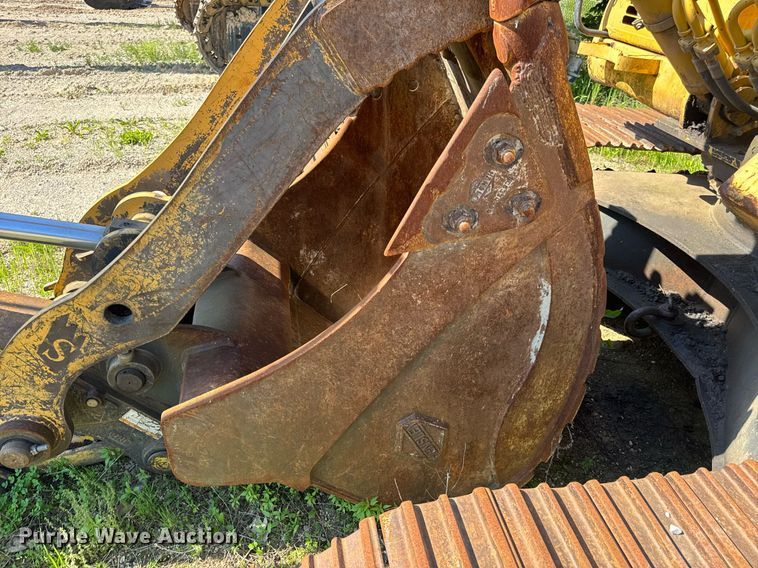 image for item DV4051 2006 Komatsu PC220LC-8 excavator