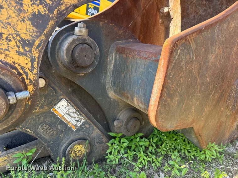 image for item DV4051 2006 Komatsu PC220LC-8 excavator