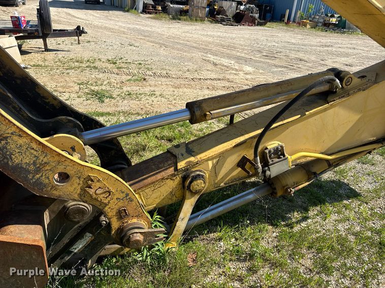 image for item DV4051 2006 Komatsu PC220LC-8 excavator