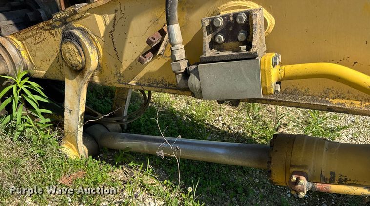 image for item DV4051 2006 Komatsu PC220LC-8 excavator