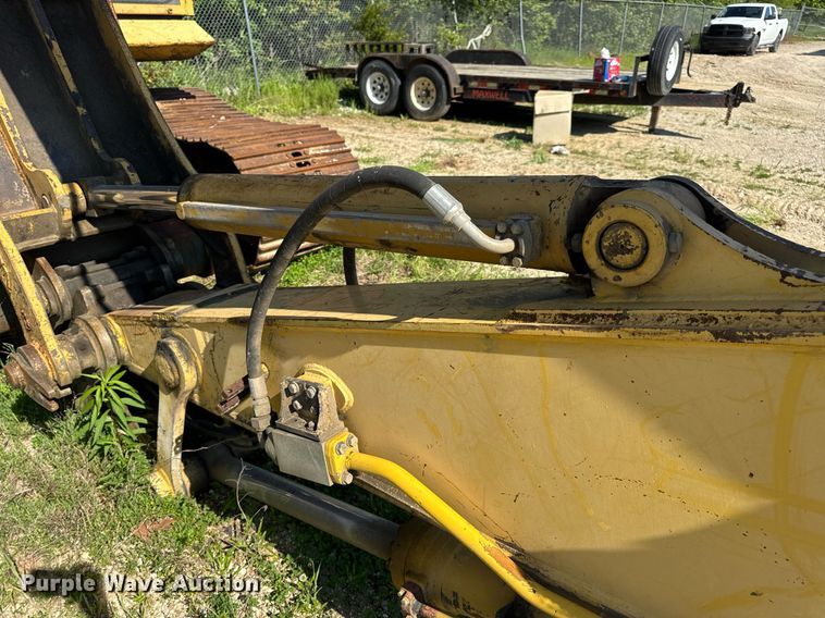 image for item DV4051 2006 Komatsu PC220LC-8 excavator