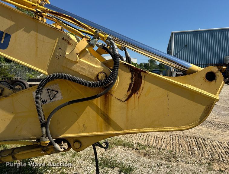 image for item DV4051 2006 Komatsu PC220LC-8 excavator