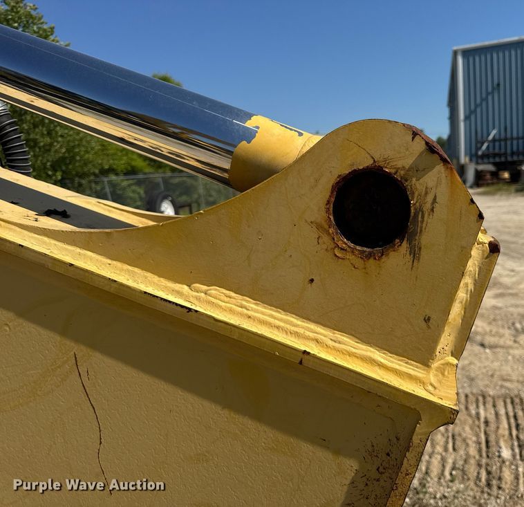 image for item DV4051 2006 Komatsu PC220LC-8 excavator