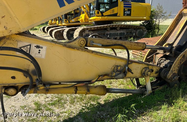 image for item DV4051 2006 Komatsu PC220LC-8 excavator