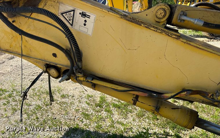 image for item DV4051 2006 Komatsu PC220LC-8 excavator