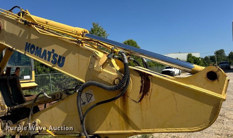 image for item DV4051 2006 Komatsu PC220LC-8 excavator
