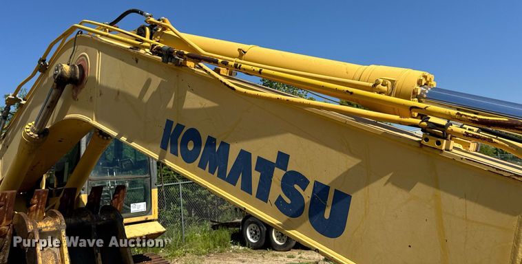 image for item DV4051 2006 Komatsu PC220LC-8 excavator