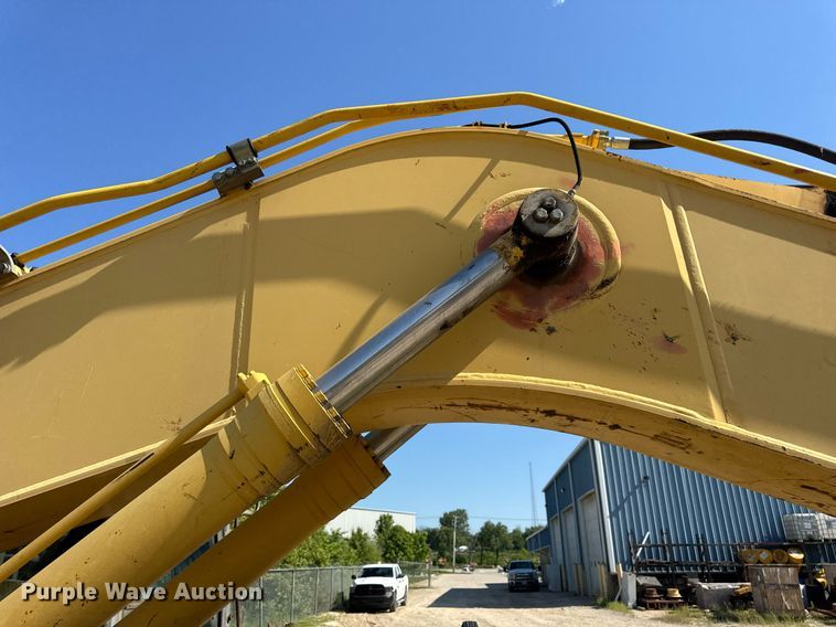 image for item DV4051 2006 Komatsu PC220LC-8 excavator