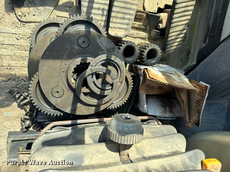 image for item DV4051 2006 Komatsu PC220LC-8 excavator