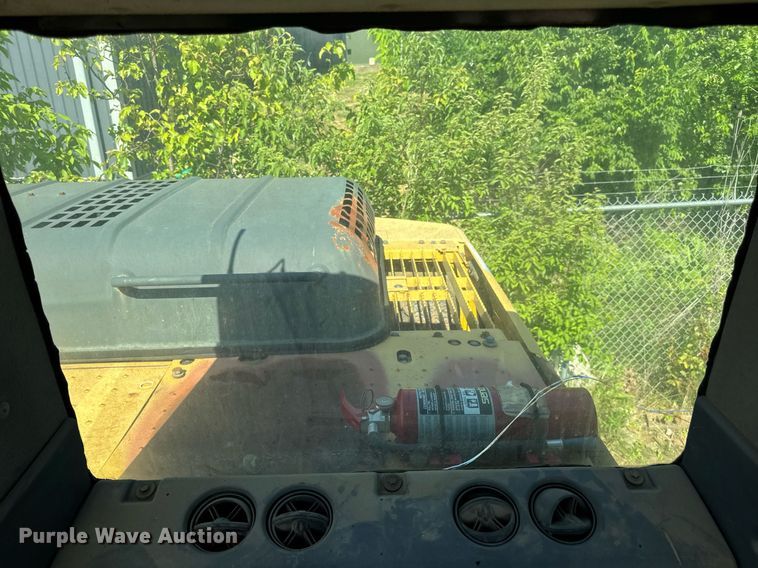 image for item DV4051 2006 Komatsu PC220LC-8 excavator