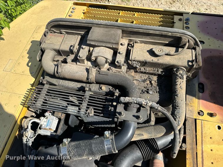 image for item DV4051 2006 Komatsu PC220LC-8 excavator