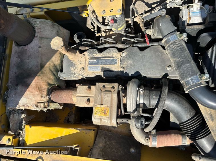 image for item DV4051 2006 Komatsu PC220LC-8 excavator