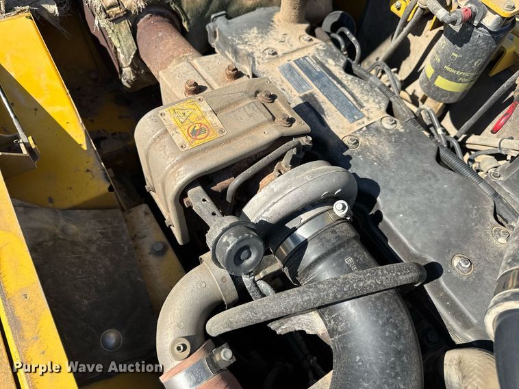 image for item DV4051 2006 Komatsu PC220LC-8 excavator