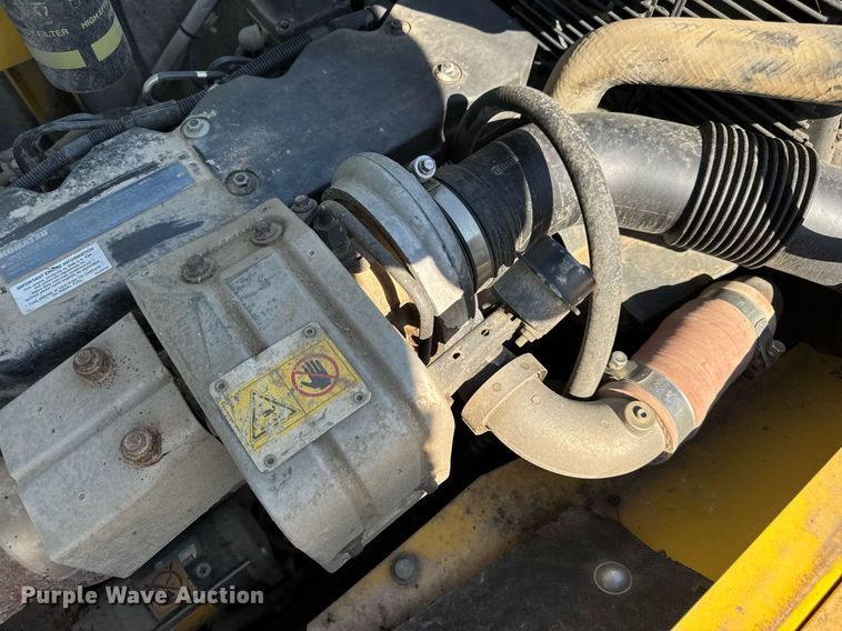 image for item DV4051 2006 Komatsu PC220LC-8 excavator