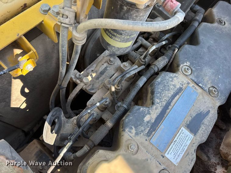 image for item DV4051 2006 Komatsu PC220LC-8 excavator