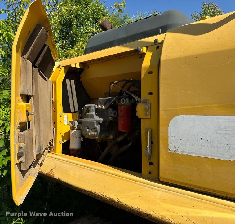 image for item DV4051 2006 Komatsu PC220LC-8 excavator