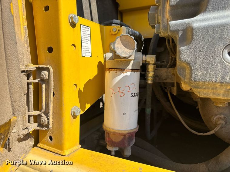 image for item DV4051 2006 Komatsu PC220LC-8 excavator