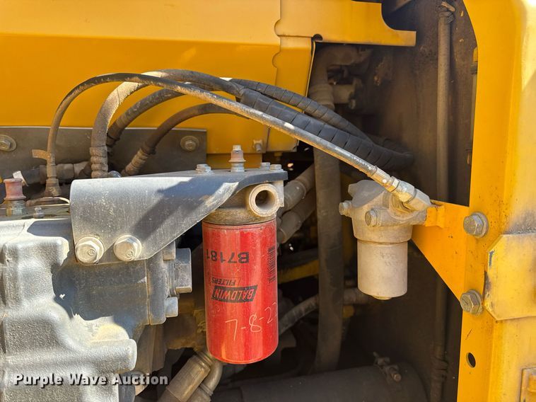 image for item DV4051 2006 Komatsu PC220LC-8 excavator