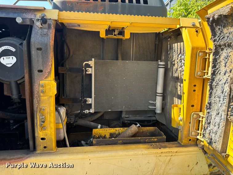 image for item DV4051 2006 Komatsu PC220LC-8 excavator