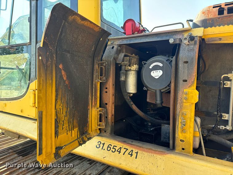 image for item DV4051 2006 Komatsu PC220LC-8 excavator