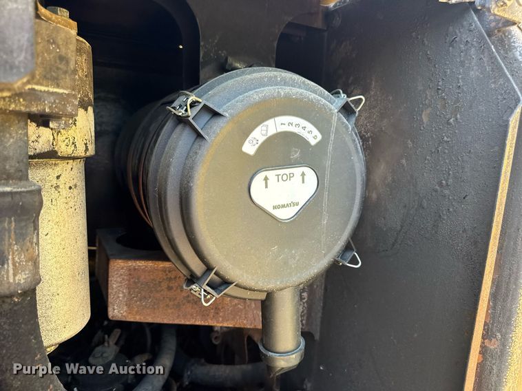 image for item DV4051 2006 Komatsu PC220LC-8 excavator