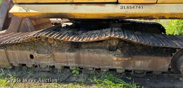 image for item DV4051 2006 Komatsu PC220LC-8 excavator