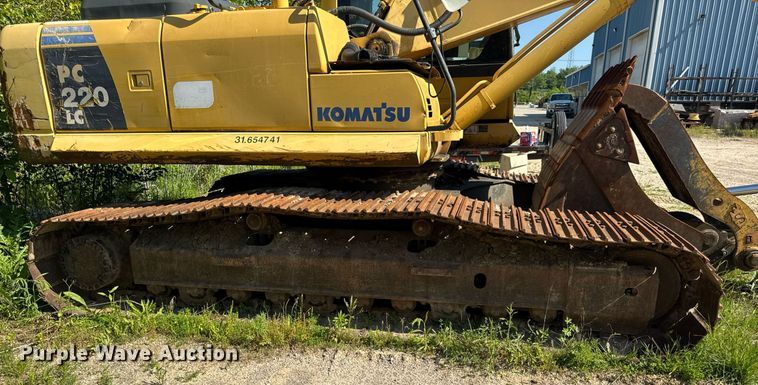 image for item DV4051 2006 Komatsu PC220LC-8 excavator