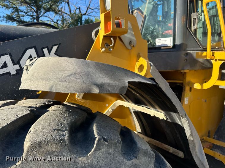 image for item DV4052 2009 John Deere 844K wheel loader