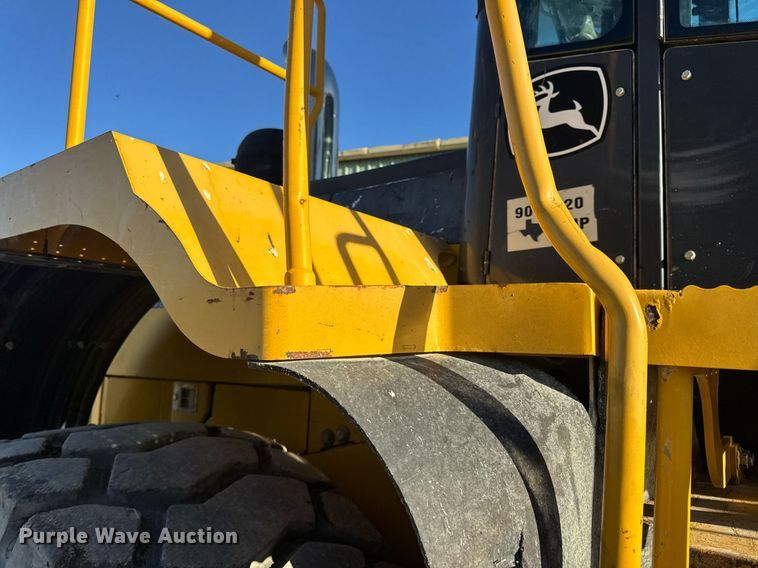 image for item DV4052 2009 John Deere 844K wheel loader