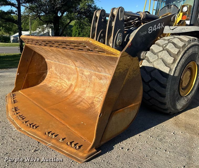 image for item DV4052 2009 John Deere 844K wheel loader