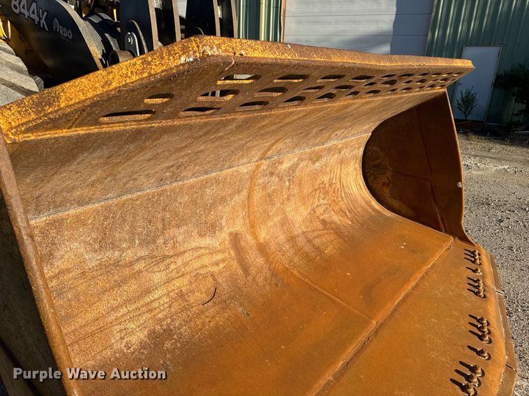 image for item DV4052 2009 John Deere 844K wheel loader